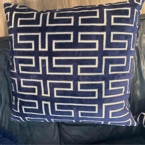 Z Gallerie Empire Pillow Cover x 3 - Picture 2 of 4